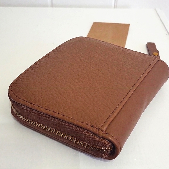 NWT Steve Madden BCardy Nutshell Half Zip Wallet - Picture 2 of 6